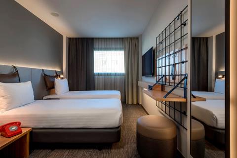 Met auto 3* Costa de Lisboa - Portugal € 173,- | zwembad