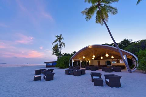 Zon 4* all inclusive Malediven € 1489,- 【beachvolleybal, fitness, zwembad, restaurant(s), tennisbaan】