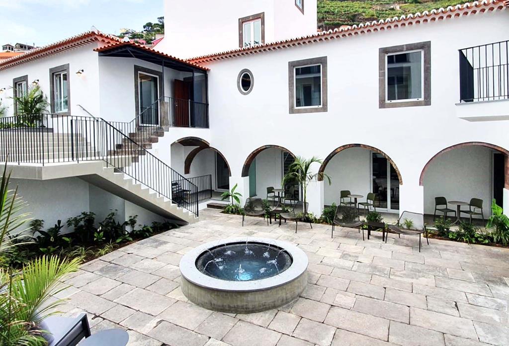 pestana-fisherman-village