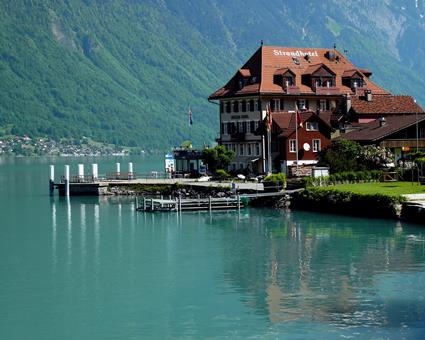 Strandhotel Zwitserland Berner Oberland Iseltwald sfeerfoto groot