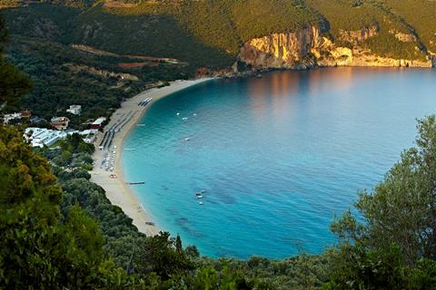 Laagste prijs zonvakantie Epirus 🏝️ 8 Dagen halfpension Lichnos Beach