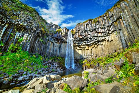 9 daagse singlereis IJsland Puur en Compleet IJsland Austurland Akureyri sfeerfoto groot