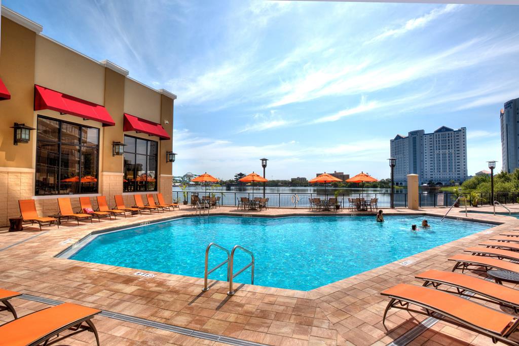 Online bestellen: Ramada Plaza Resort & Suites