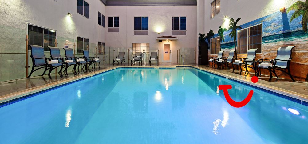 Holiday Inn Express Hollywood Walk of Fame