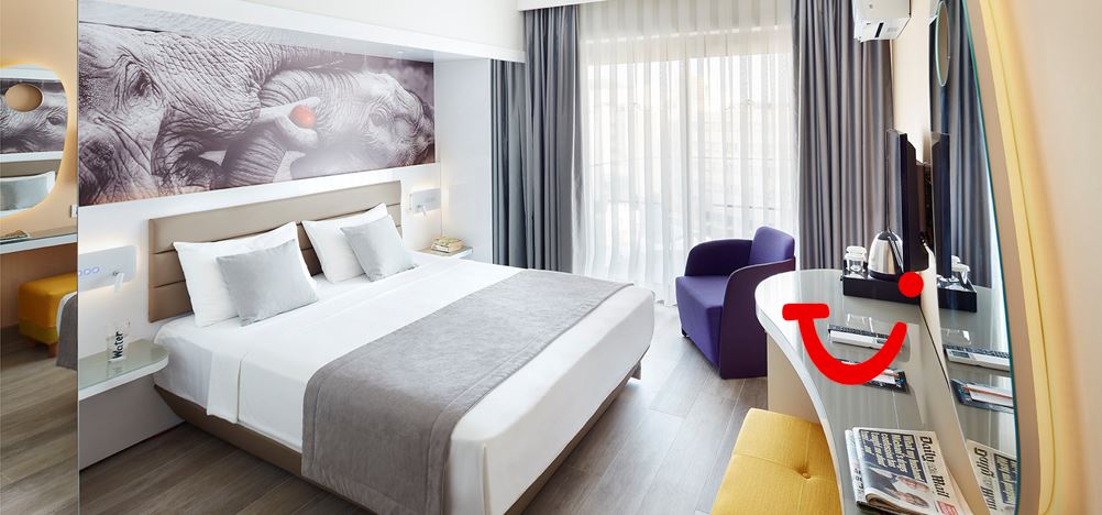 Lalila Blue Suites
