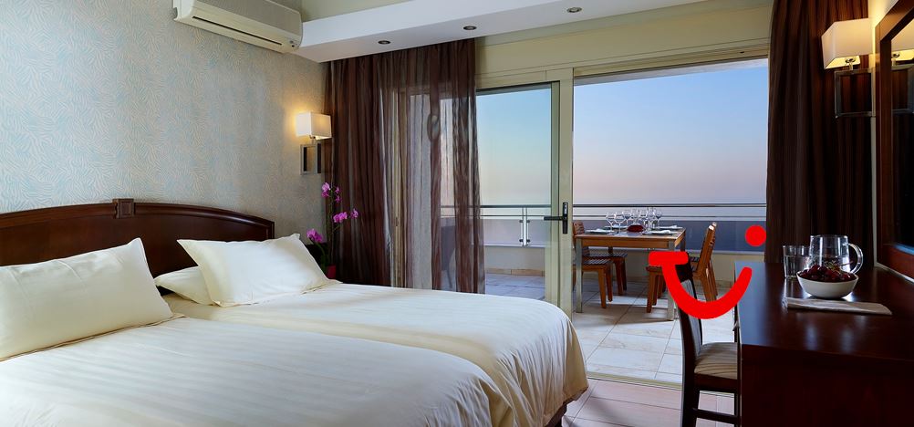 Macaris Suites & Spa