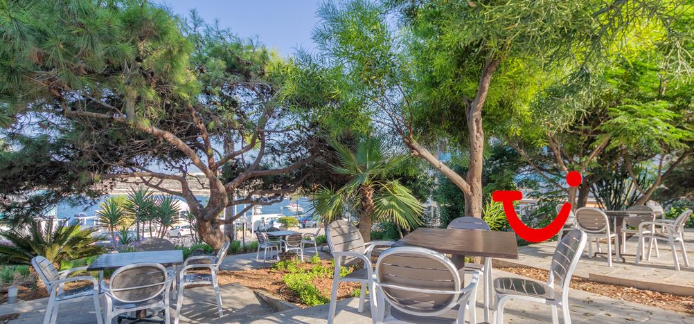 AX Sunny Coast Resort & Spa