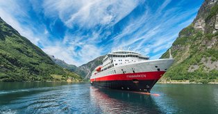 hurtigruten postal cruise